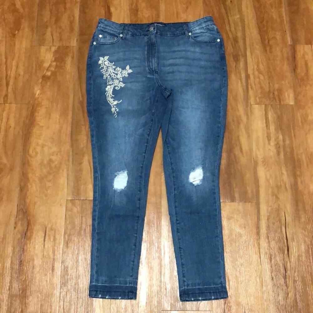 Denim 24/7 Embroidered Jeans Size 14W - Picture 2 of 13
